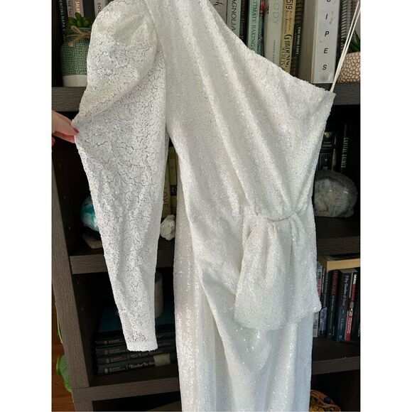 NWT Gigii’s Snowy Sequin Dress In White Size Small MSRP $461 - Picture 5 of 9